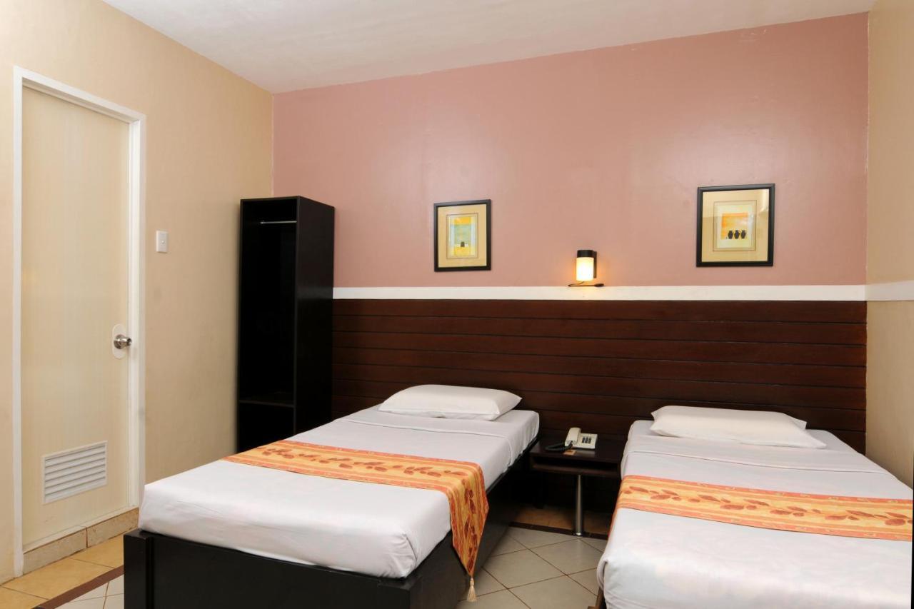 Sampaguita Suites Jrg Cebu Bagian luar foto